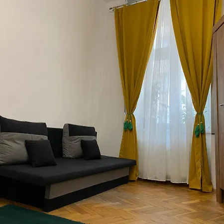 House דירה